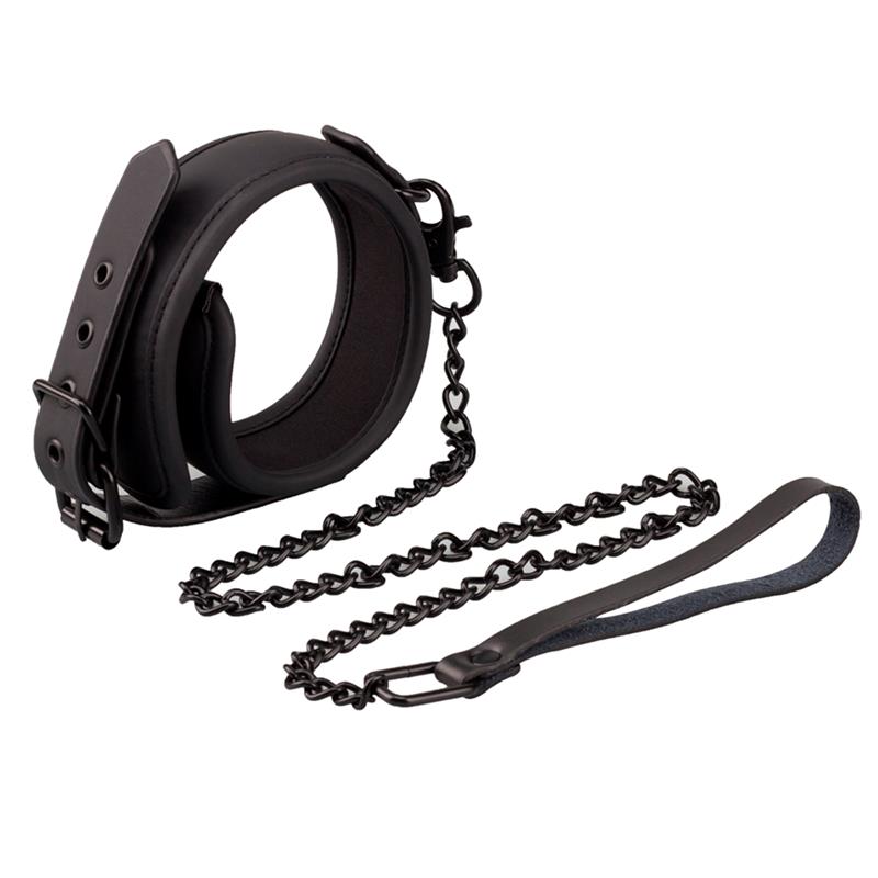 SUBMISSIVE COLLAR WITH LEASH